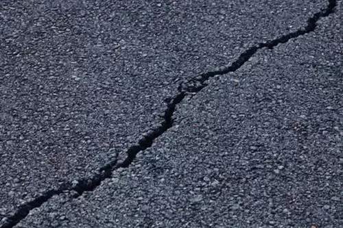 沥青路面裂缝的分类以及修补方式